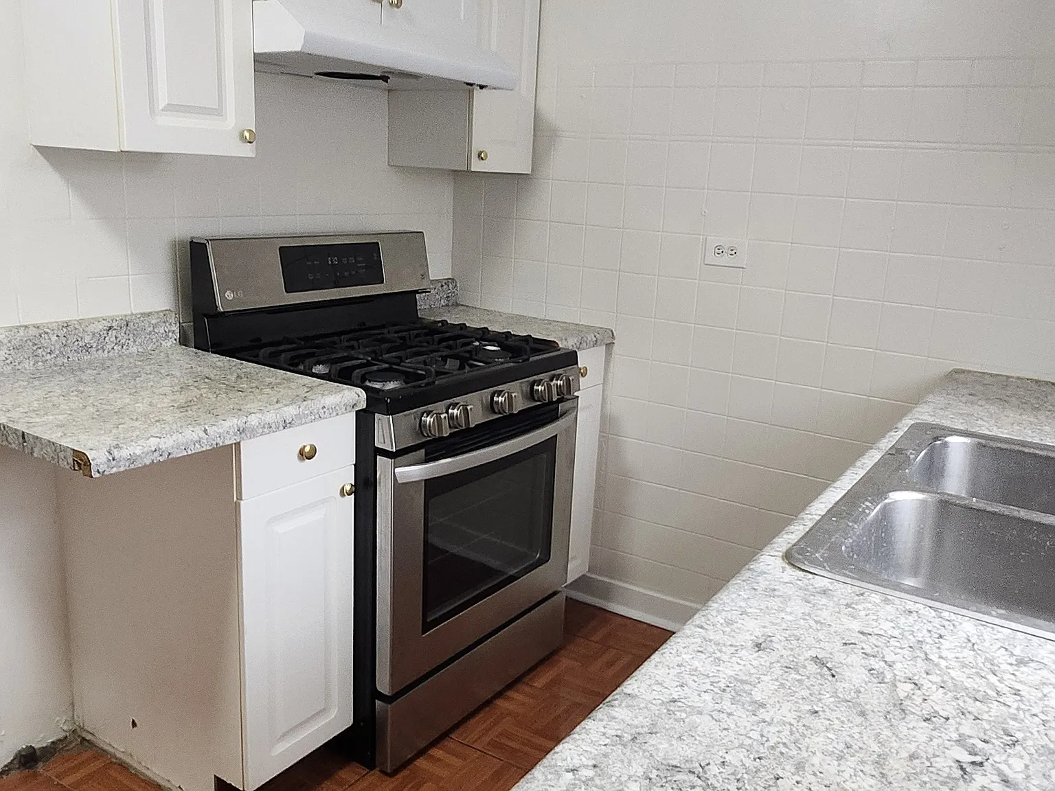 3 bed, 1200 sqft, $1,900 — Photo 4