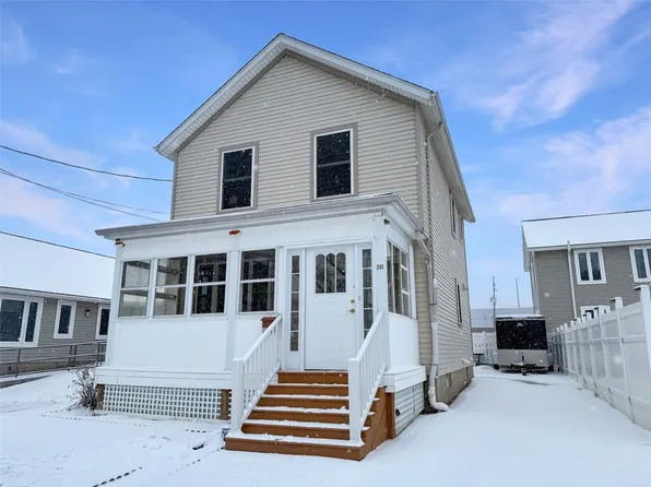 241 E 13th St, Erie, PA 16503