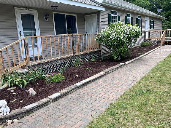 3rd image of 104 N Park Dr