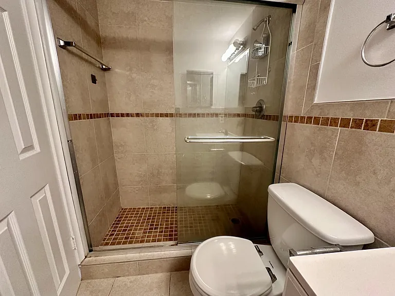 20 Norwich E #A — Photo 4