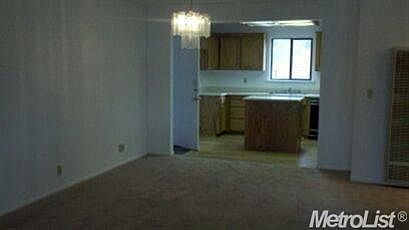 4th image of 4040 Dayton St