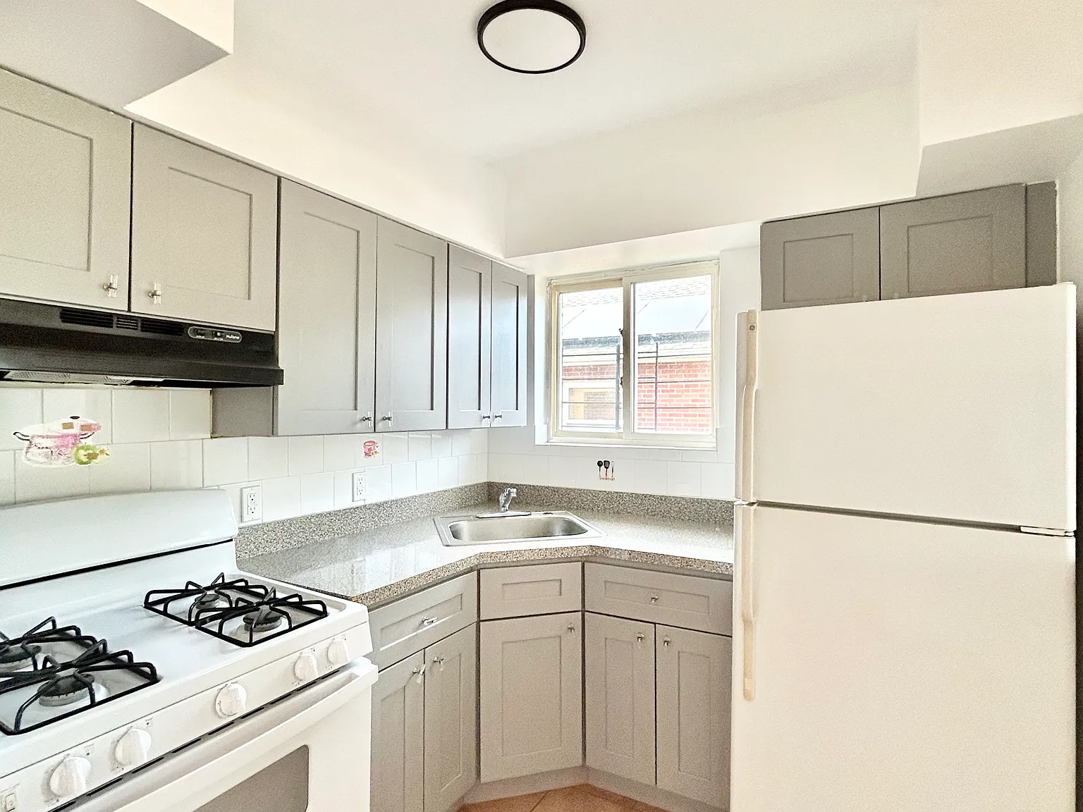3 bed, 1.5 bath, $3,395 — Photo 4