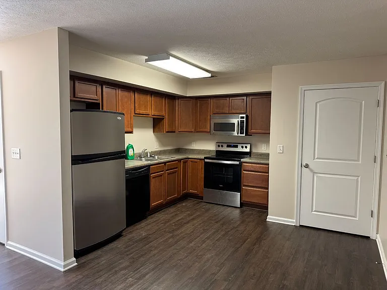 151 Turner Ave — Photo 5