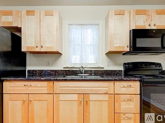 3rd image of 1203 Frederick St APT 1