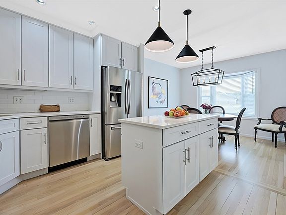 5th image of 41 Whaler Ln #92