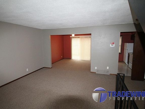 5th image of 2106 Highwood Ave E