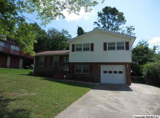 6214 Valley Park Dr NW, Huntsville, AL 35810