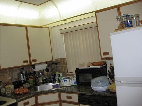 4th image of 2700 Carambola Cir N #1784