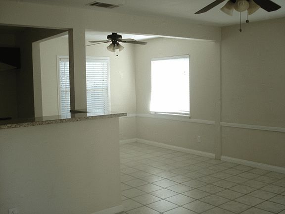 5th image of 3919 Modesto Dr
