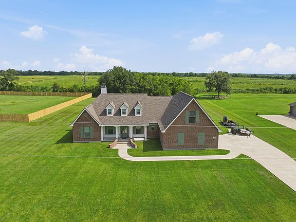 2nd image of 16076 Fleur De Lis Dr