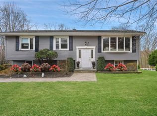 14 Lakeview Rd, Carmel, NY 10512