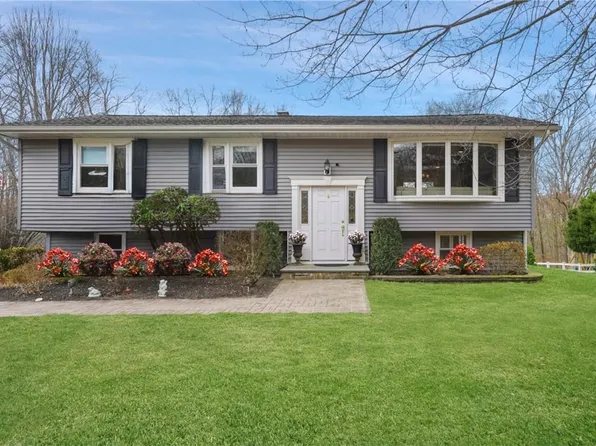14 Lakeview Road, Carmel, NY 10512