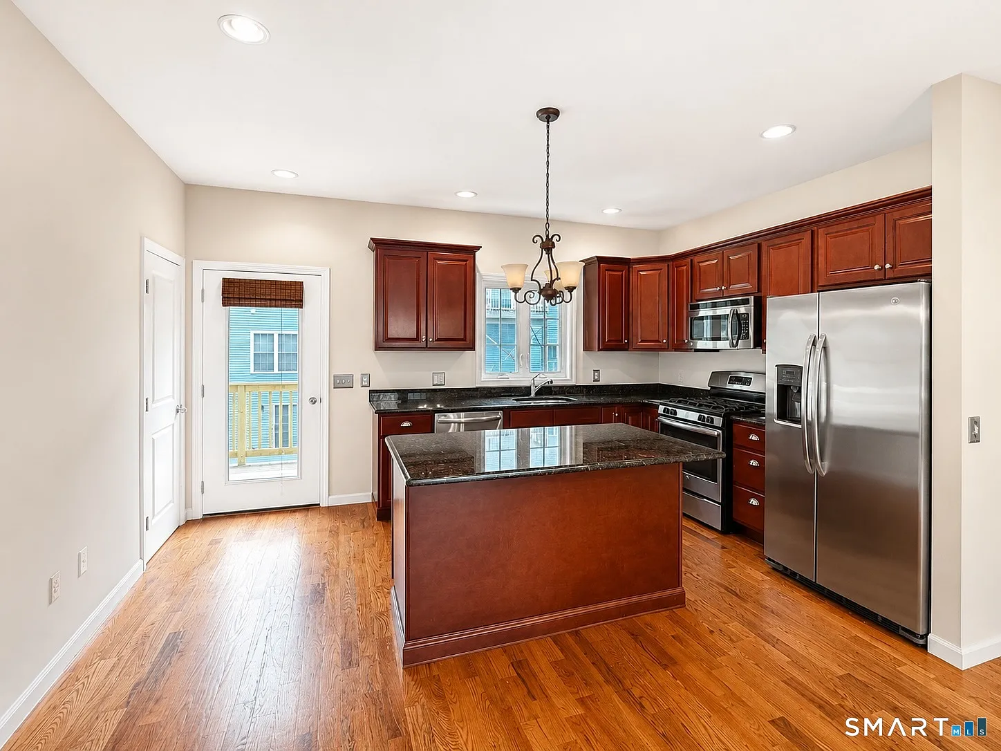 2 bed, 2.5 bath, 1774 sqft, $3,300 — Photo 3