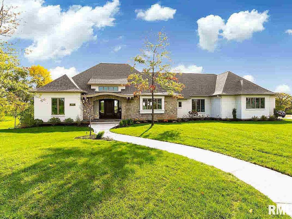 1st image of 4877 Woodland Dr