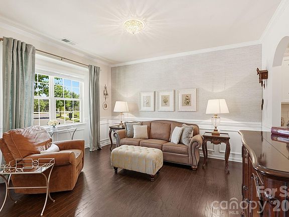 5th image of 7013 Hamilton Mill Dr
