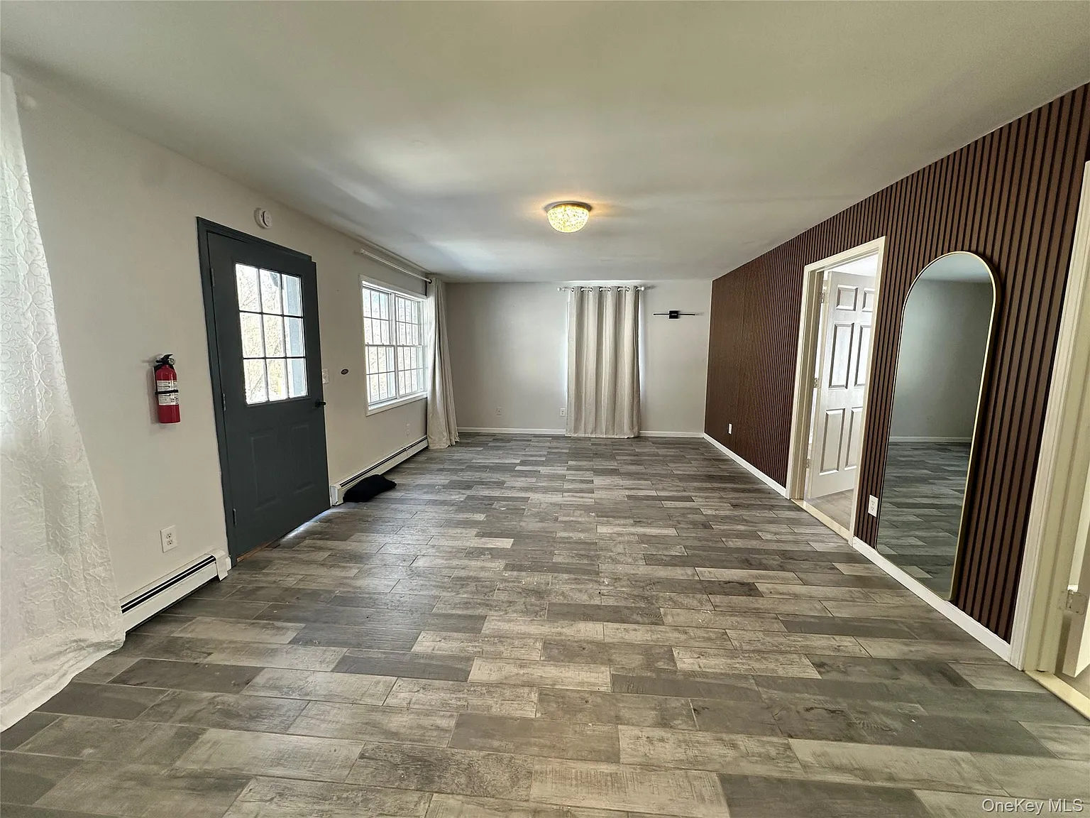 2 bed, 1.0 bath, 900 sqft, $2,400 — Photo 4