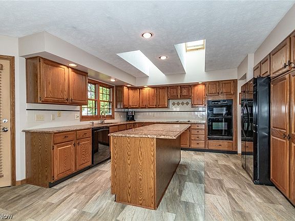 4th image of 7800 Wilderness Dr