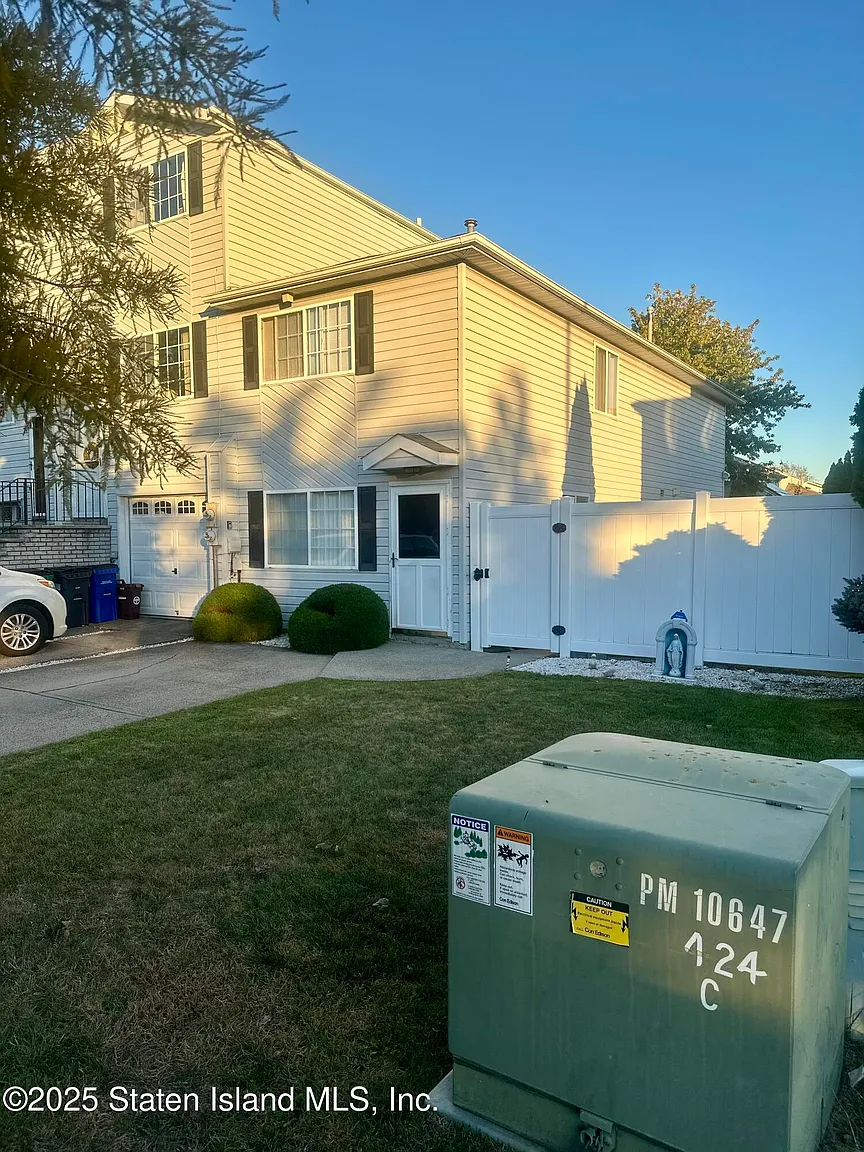 30 Ithaca St photo 1