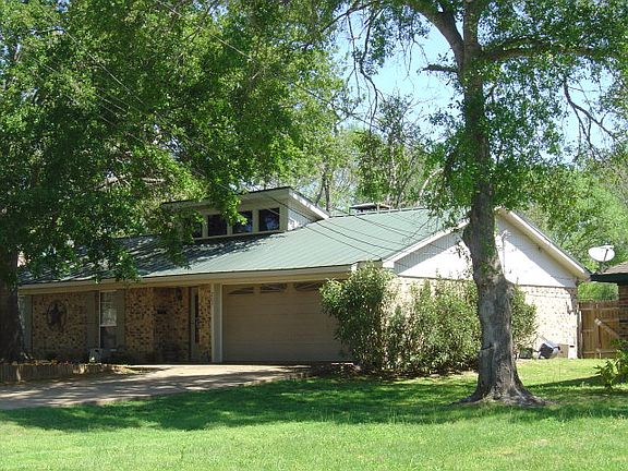 2nd image of 207 Woodcrest St