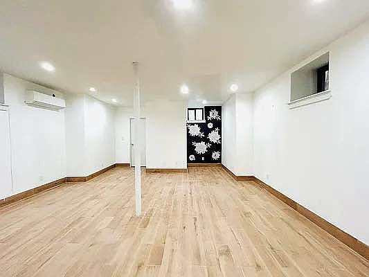 3rd image of 221 Bainbridge St #1