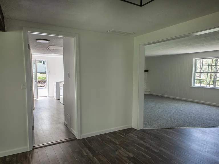 15745 Grace St — Photo 9