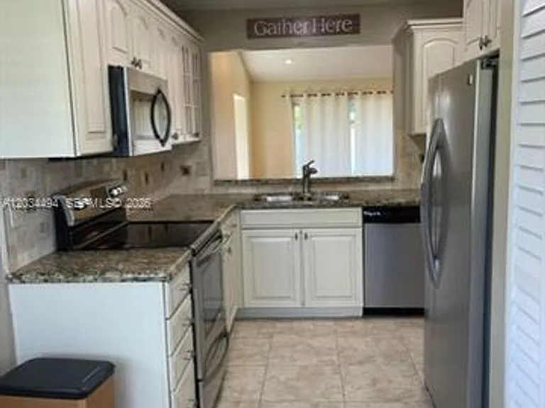 11160 SW 11th Pl — Photo 7