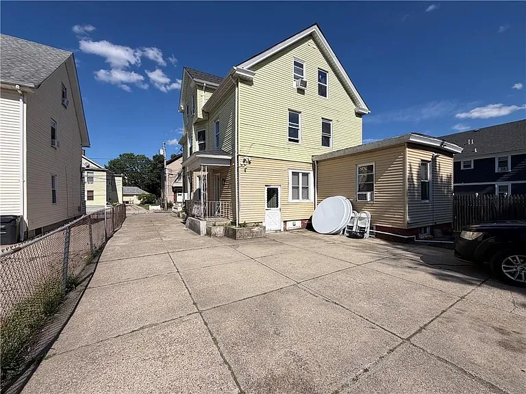 53 French St — Photo 12