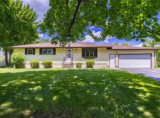 87 Manordale Ln, Rochester, NY 14623