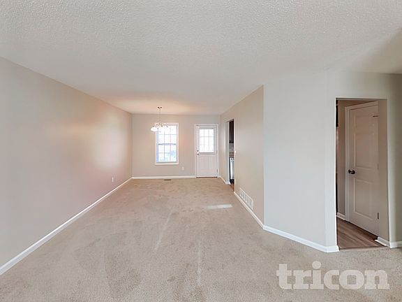 3rd image of 404 Remington Ct