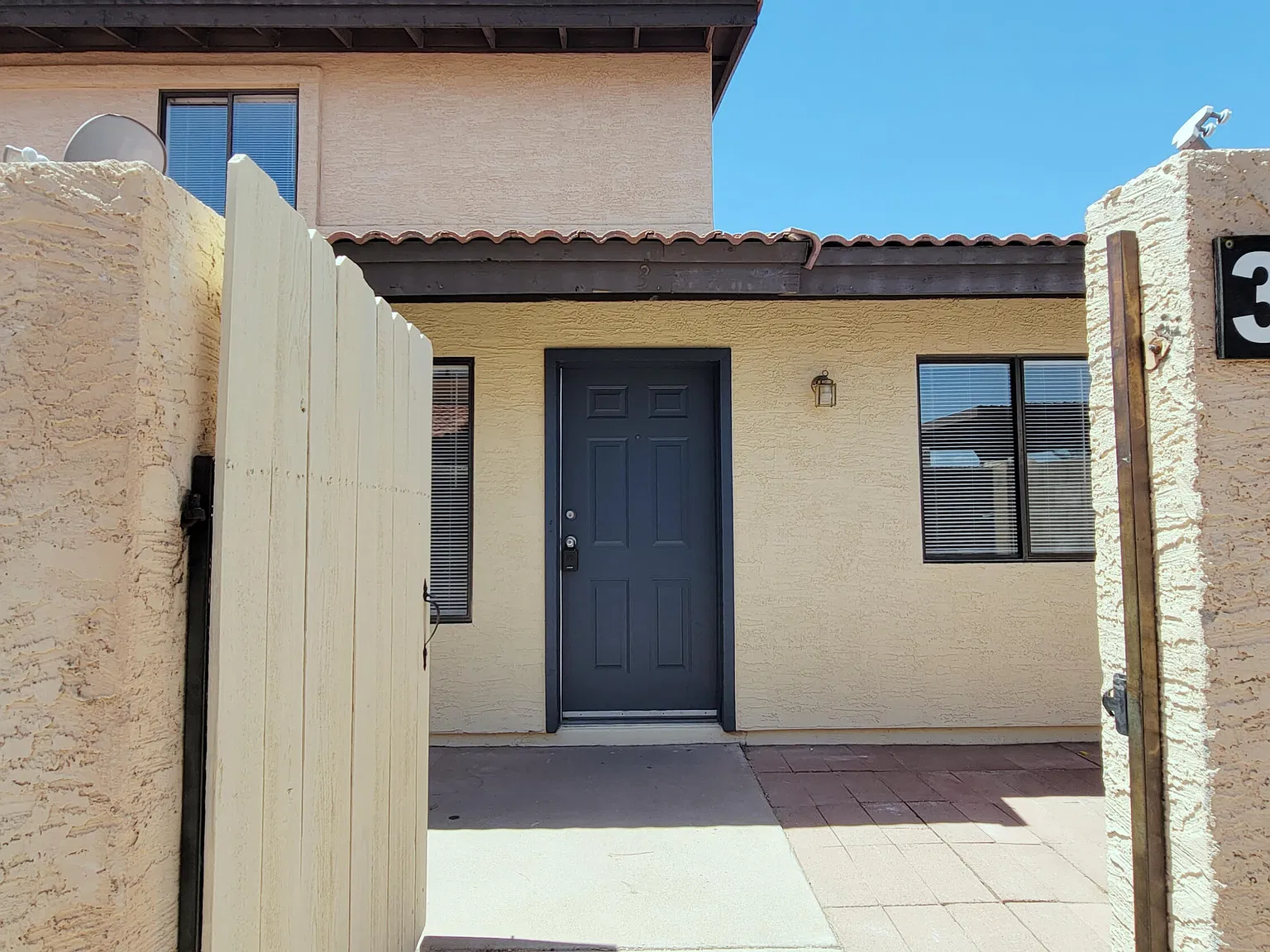 3 bed, 2.0 bath, 1100 sqft, $1,500 — Photo 4
