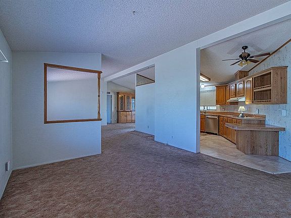 3rd image of 176 Devon Way