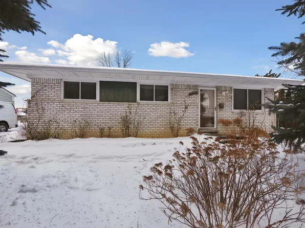 2339 Garry Dr, Troy, MI 48083