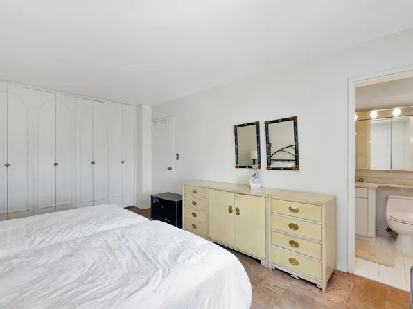 110-11 Queens Boulevard image 6 of 22