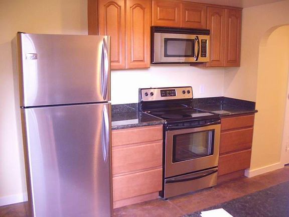 2nd image of 2309 1/2 E Aloha St #1/2