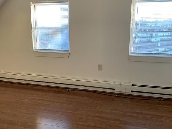 5th image of 37 Arthur St #A