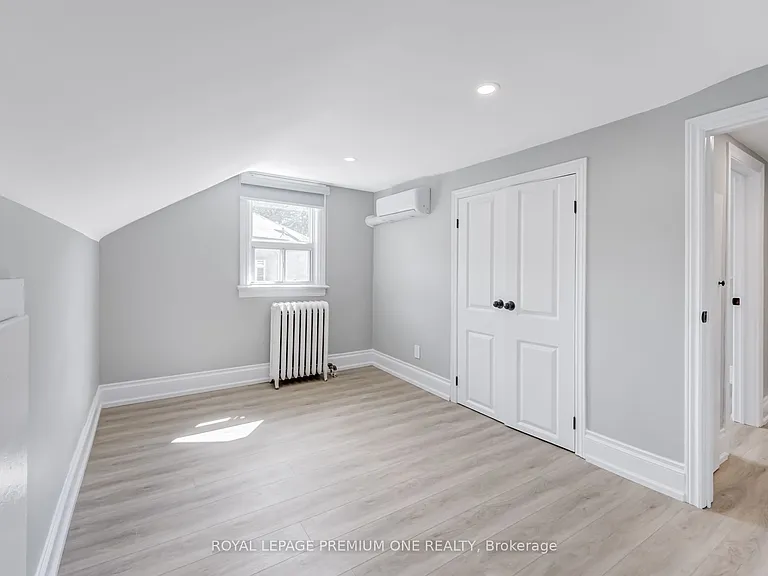 79 25th St #2 — Photo 21
