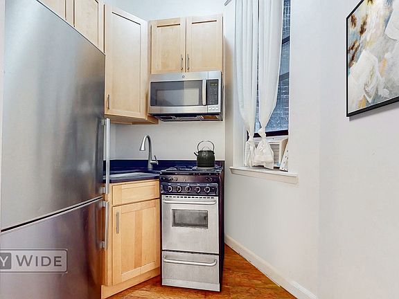 3rd image of 430 E 89th St APT A