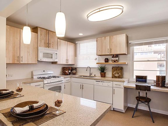 Large kitchen and breakfast bar 