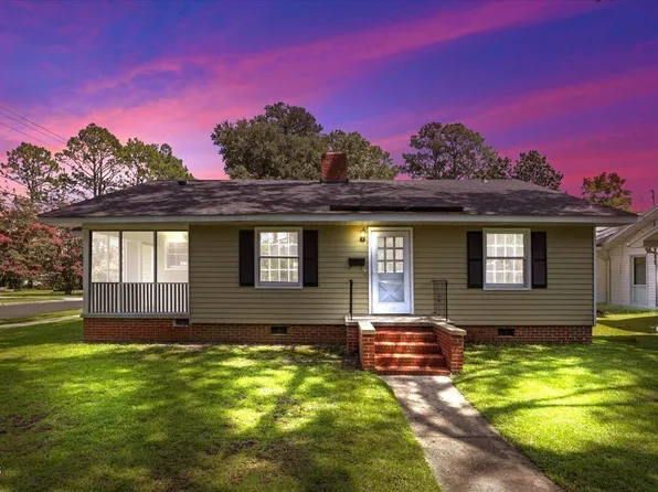 1001 S 2nd St, Smithfield, NC 27577