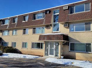 8812 Briar Ct APT 3D, Des Plaines, IL 60016