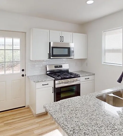 2405 Holly Ave #C — Photo 1