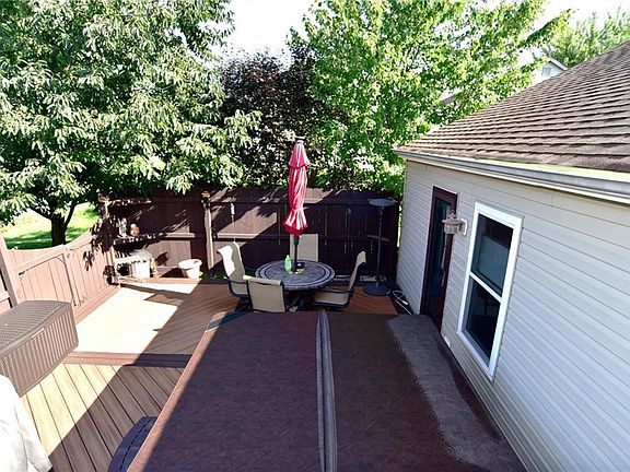 3rd image of 368 Yorktown Ln