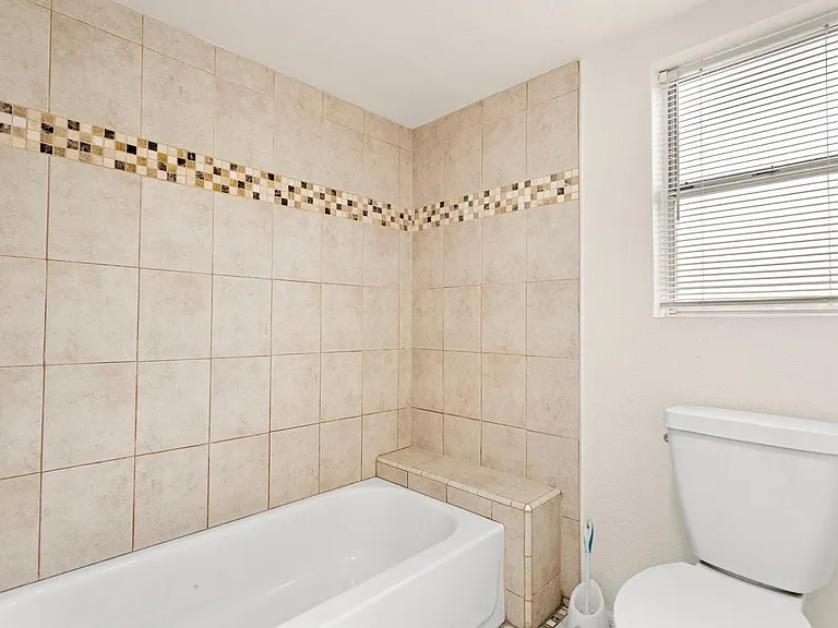 7309 W Canterbury Dr — Photo 15