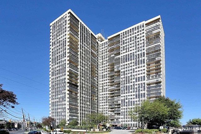 1st image of 300 Winston Dr APT 1911