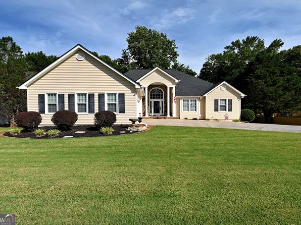4010 Churchill Downs Dr, Gainesville, GA 30507