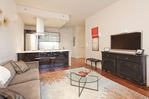 Sold by aptsandlofts.com | media 7