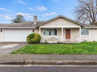 300 Glenn Way, Central Pt, OR 97502