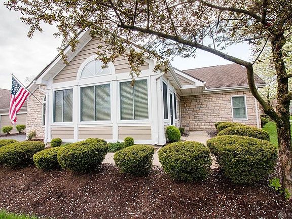3rd image of 50 Edinburgh Village Dr