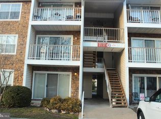 4 Holly Ct, Hamilton, NJ 08619