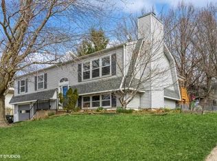 1902 Graslon Dr, Iowa City, IA 52246